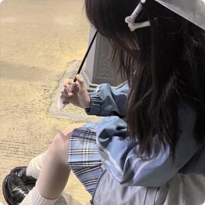 女扮男装被四大校草团宠